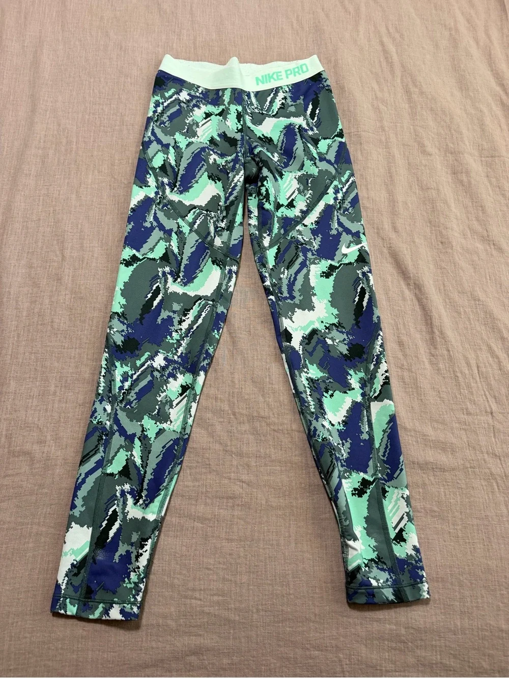 Nike Pro Hyperwarm Leggings Women's Size Medium Stretch Athletic Gym Workout